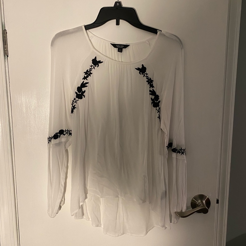 Simple Vera- White and Black blouse